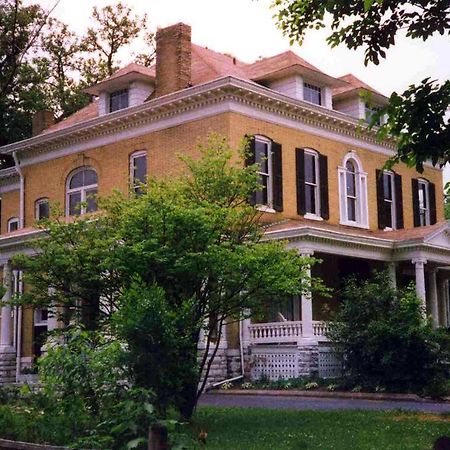 Beall Mansion An Elegant Bed & Breakfast Inn 奥尔顿 餐厅 照片